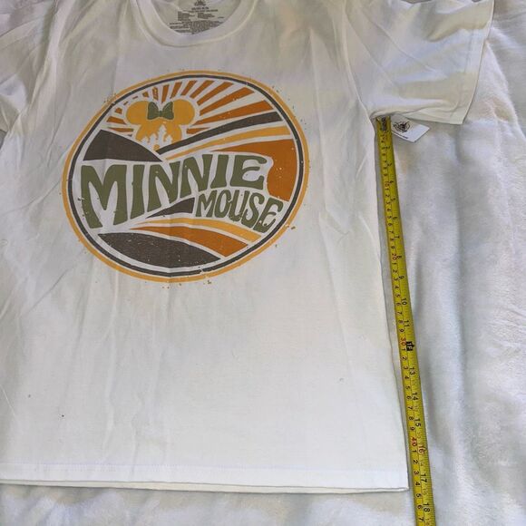 Disney Parks Unisex White Minnie Mouse Graphic Castle Tee Medium NWT - Picture 8 of 8